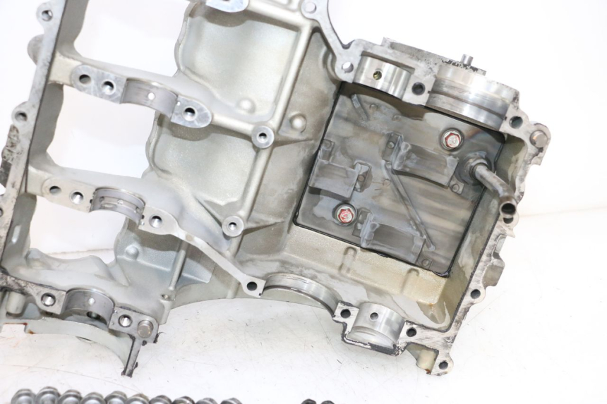 photo de ENGINE CRANKCASE KAWASAKI ZX-6R ZX6R 600 (2000 - 2002) - Focus on structure