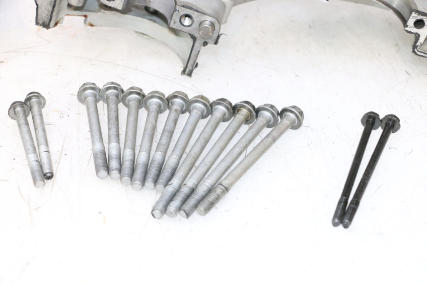 photo de ENGINE CRANKCASE KAWASAKI ZX-6R ZX6R 600 (2000 - 2002) - Technical close-up