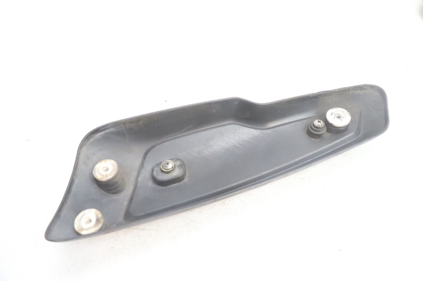 photo de EXHAUST COVER PEUGEOT KISBEE 4T 50 (2010 - 2017) - Fixing points details