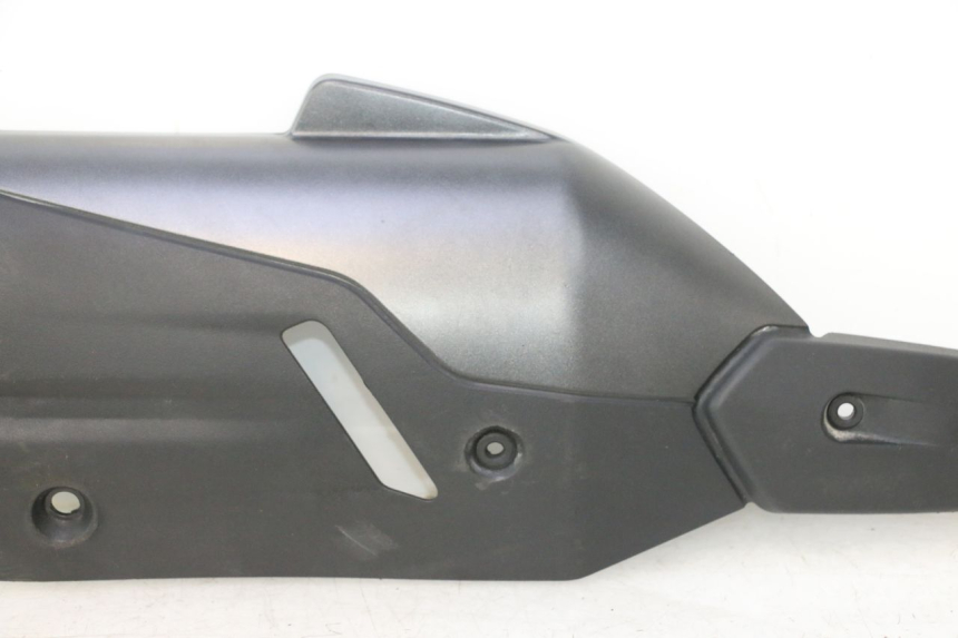 photo de EXHAUST COVER PIAGGIO MP3 HPE 530 (2022 - 2026) - Distinctive features