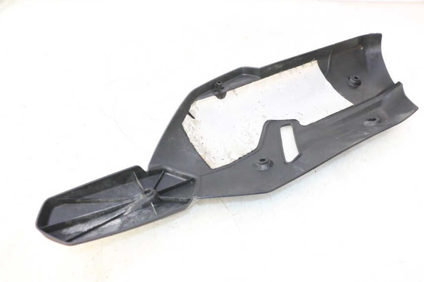 photo de EXHAUST COVER PIAGGIO MP3 HPE 530 (2022 - 2026) - Zoom on usage condition