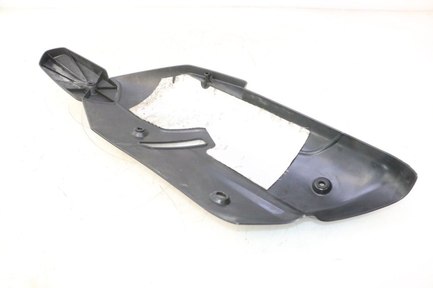 photo de EXHAUST COVER PIAGGIO MP3 HPE 530 (2022 - 2026) - Alternative perspective