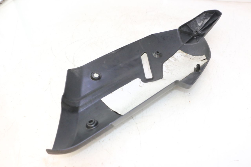 photo de EXHAUST COVER PIAGGIO MP3 HPE 530 (2022 - 2026) - Technical close-up