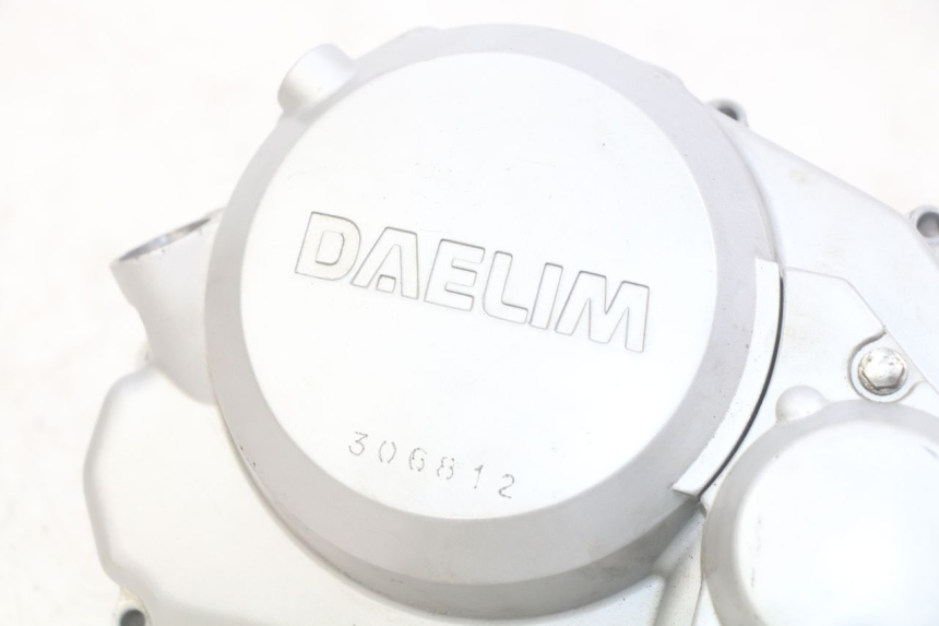 photo de CLUTCH COVER DAELIM VJ ROADWIN FI 125 (2008 - 2017) - Markings and original references
