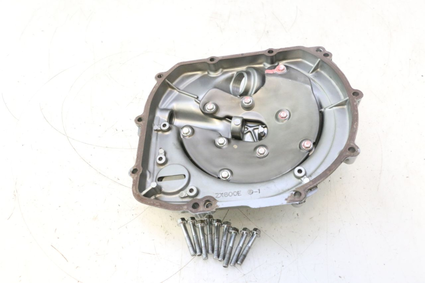 photo de CLUTCH COVER KAWASAKI ZZR 600 (1995 - 2004) - Fixing points details
