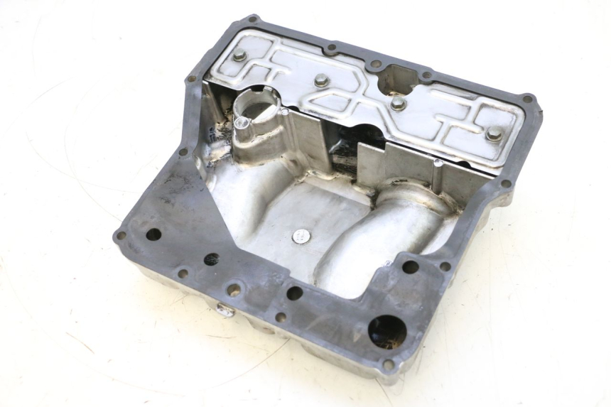 photo de ENGINE OIL COVER YAMAHA YZF R GENESIS 750 (1993 - 1998) - Fixing points details