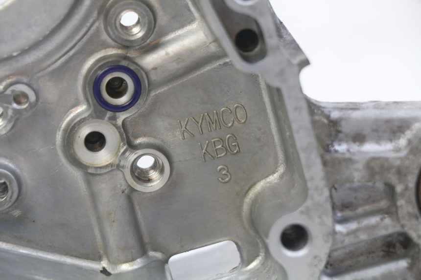 photo de RIGHT ENGINE COVER KYMCO AGILITY 16+ 4T 50 (2018 - 2023) - Fixing points details