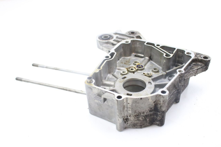 photo de RIGHT ENGINE COVER KYMCO AGILITY DELIVERY 4T 50 (2018 - 2023) - Alternative perspective