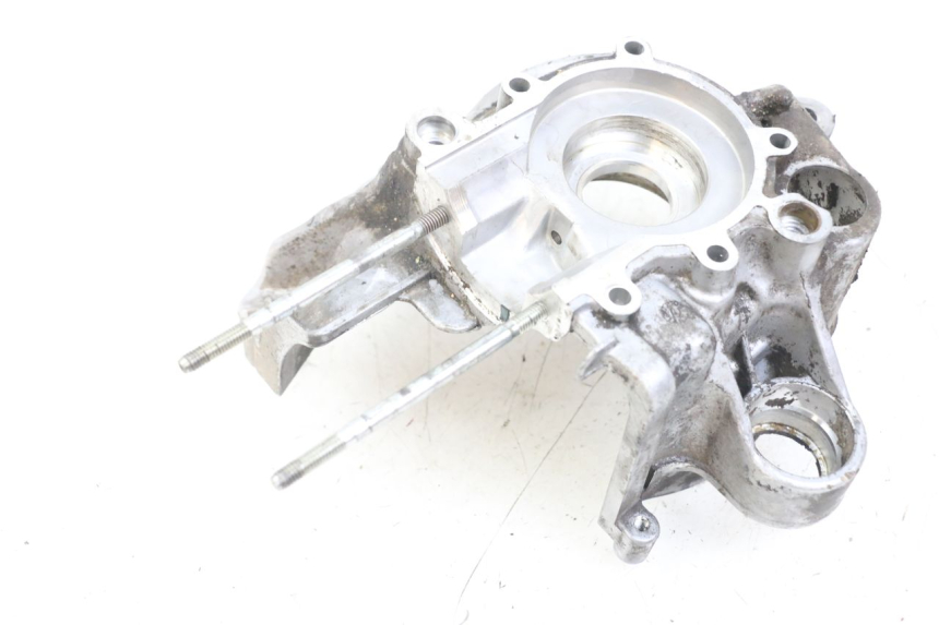 photo de RIGHT ENGINE COVER MBK BOOSTER SPIRIT 50 (2004 - 2017) - Zoom on usage condition