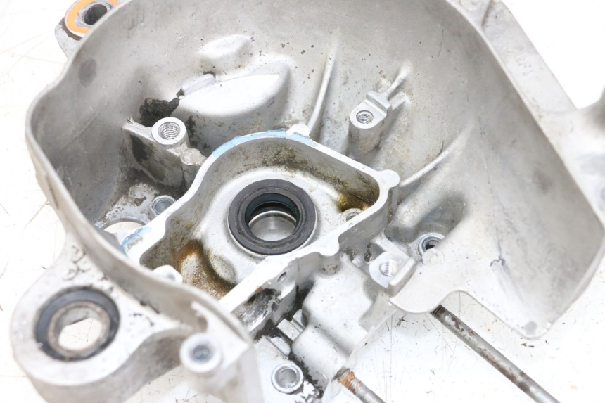 photo de RIGHT ENGINE CRANKCASE MBK BOOSTER SPIRIT NAKED 50 (2004 - 2017) - Additional view of the item