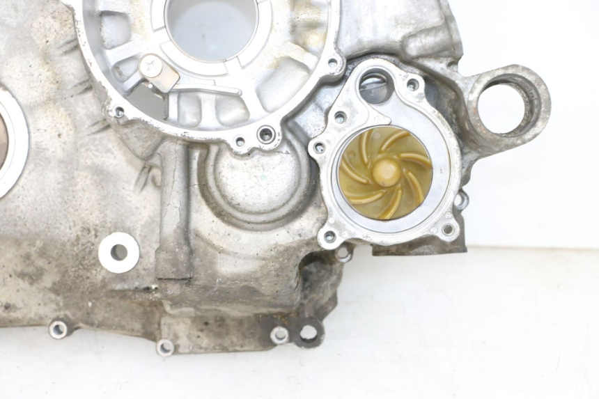 photo de RIGHT ENGINE CRANKCASE SUZUKI BURGMAN 650 (2013 - 2020) - Surface and material condition