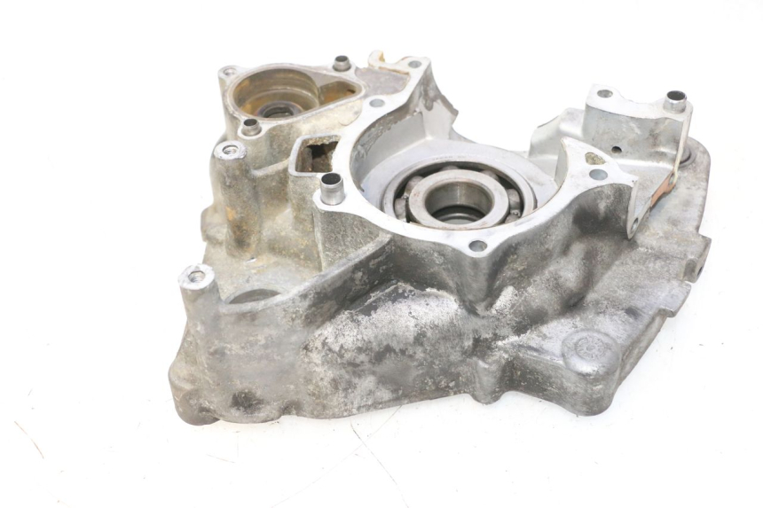 photo de RIGHT ENGINE CRANKCASE HONDA FES PANTHEON 2T 125 (1998 - 2002) - Component detail