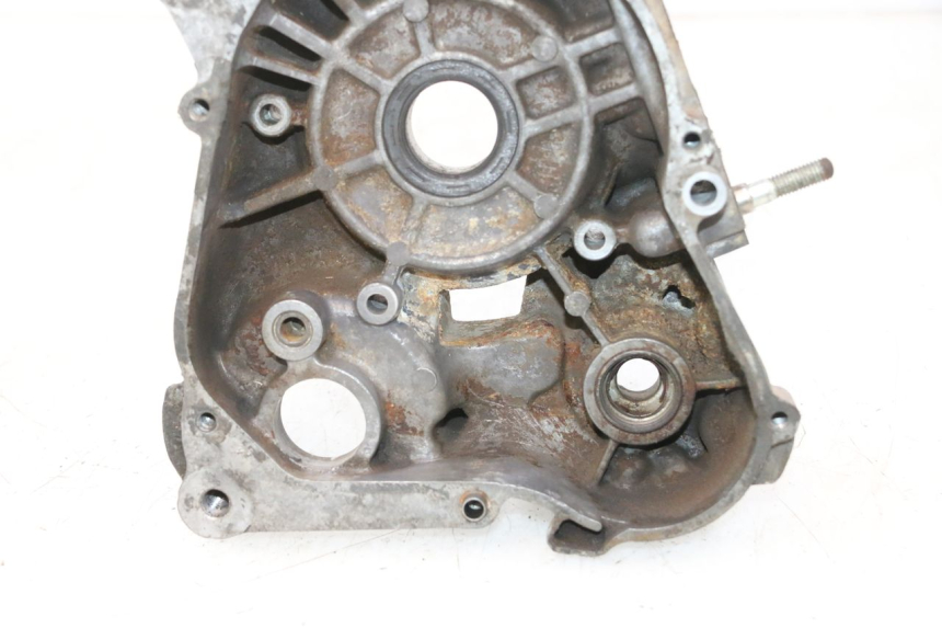photo de RIGHT ENGINE CRANKCASE HONDA FES PANTHEON 2T 125 (1998 - 2002) - Surface and material condition
