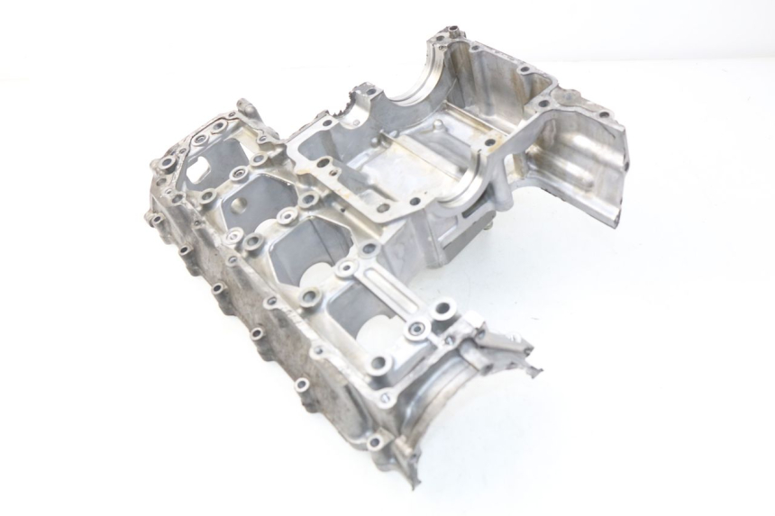 photo de RIGHT ENGINE CRANKCASE SUZUKI GSX-R GSXR 600 (2001 - 2003) - Component detail