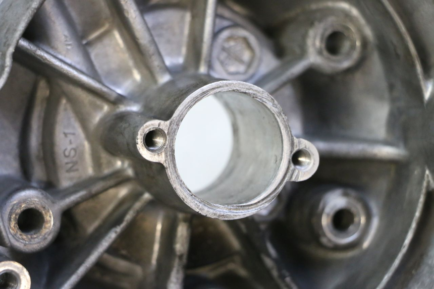 photo de RIGHT ENGINE CRANKCASE PEUGEOT KISBEE 2T 50 (2018 - 2022) - Component detail