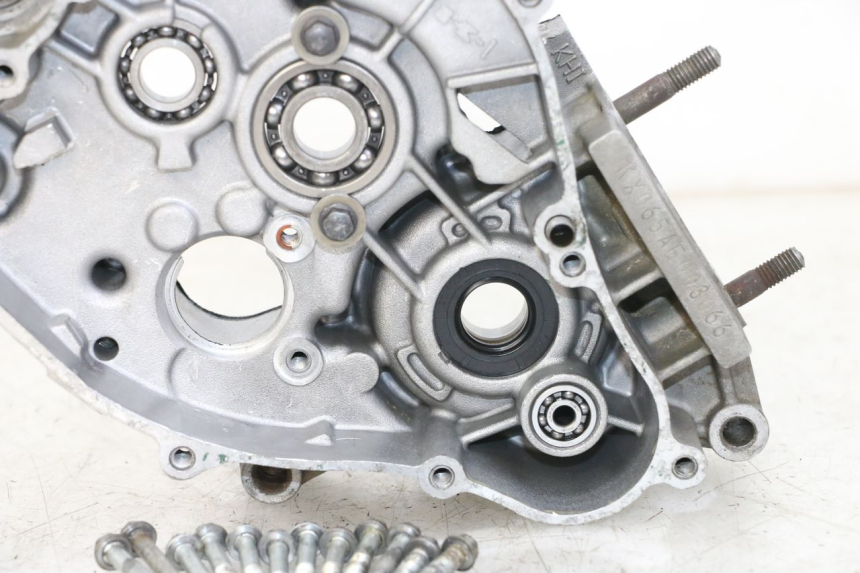 photo de RIGHT ENGINE CRANKCASE KAWASAKI KX 65 (2000 - 2019) - Fixing points details