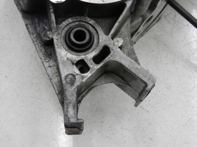 photo de RIGHT ENGINE CRANKCASE PEUGEOT SATELIS 125 (2010 - 2012) - Fixing points details