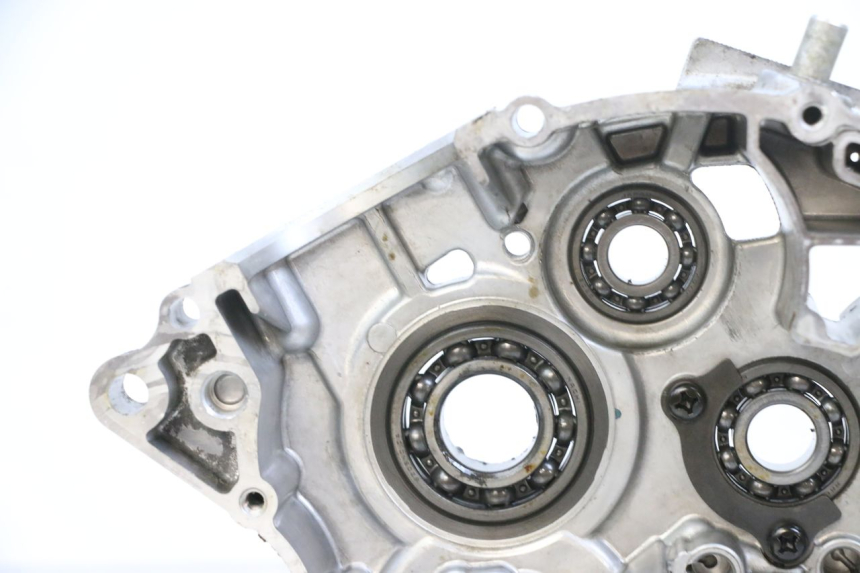 photo de RIGHT ENGINE CRANKCASE YAMAHA TTR 125 (2000 - 2020) - Surface and material condition