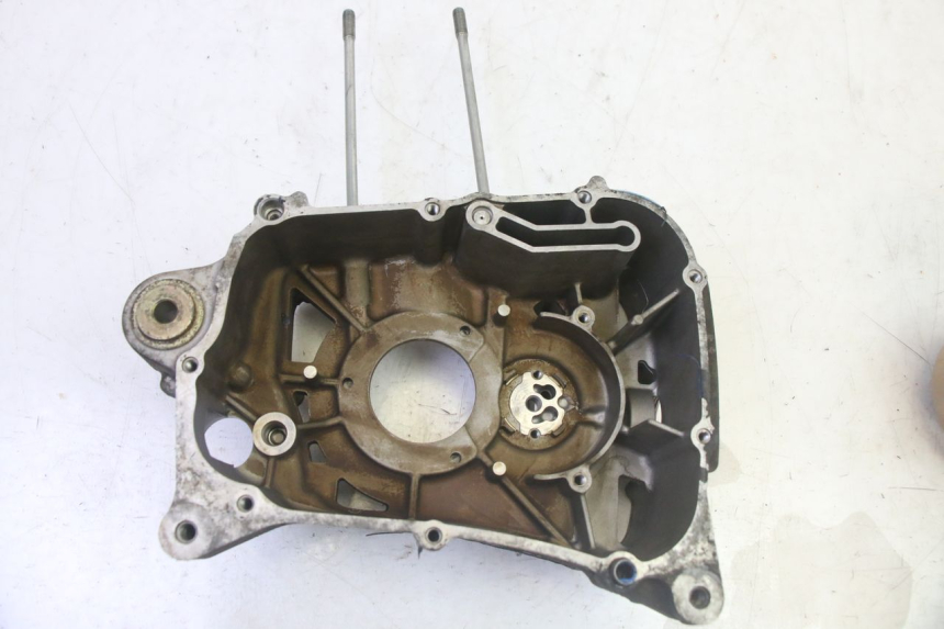 photo de RIGHT ENGINE CRANKCASE YAMAHA XMAX X-MAX 125 (2006 - 2009) - Fixing points details