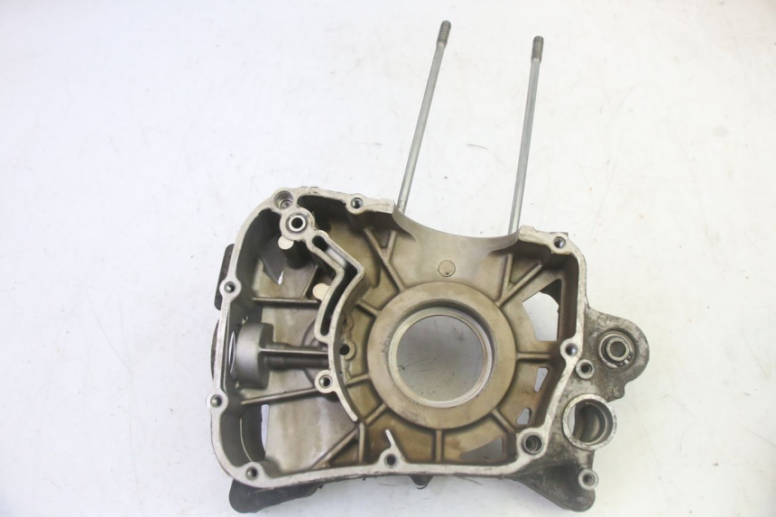 photo de RIGHT ENGINE CRANKCASE YAMAHA XMAX X-MAX 125 (2006 - 2009) - Surface and material condition