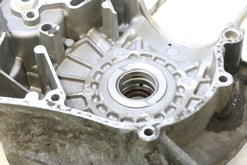 photo de RIGHT ENGINE CRANKCASE PIAGGIO X9 EVOLUTION 125 (2003 - 2007) - Component zoom