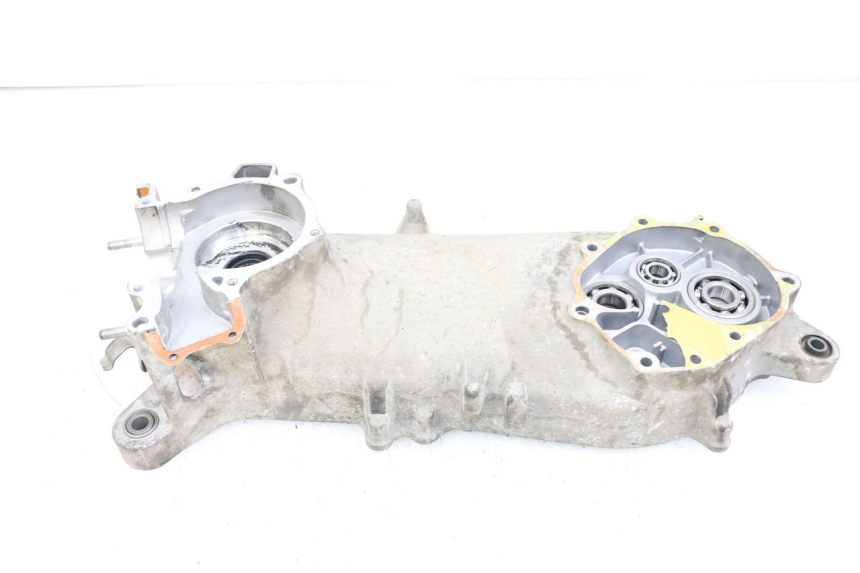 photo de LEFT ENGINE CRANKCASE HONDA FES PANTHEON 2T 125 (1998 - 2002) - Surface and material condition