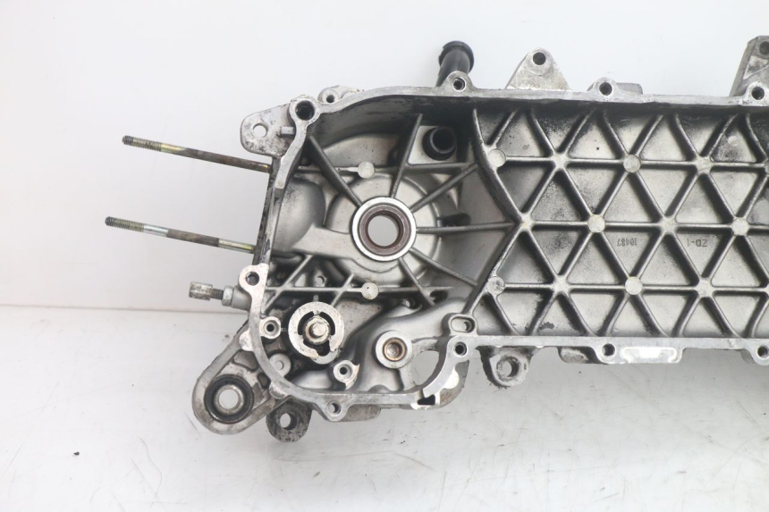 photo de LEFT ENGINE CRANKCASE PIAGGIO FLY 2T 50 (2004 - 2017) - Component detail