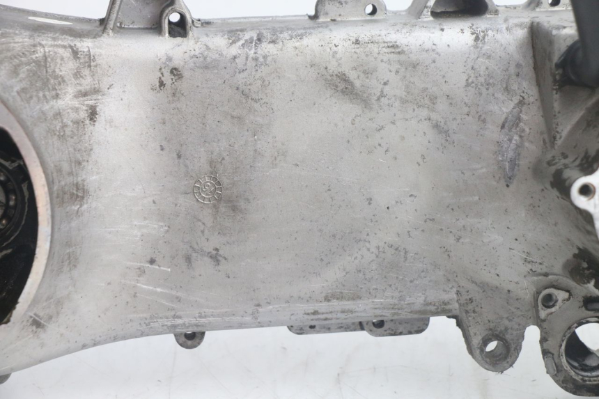 photo de LEFT ENGINE CRANKCASE PIAGGIO FLY 2T 50 (2004 - 2017) - Fixing points details