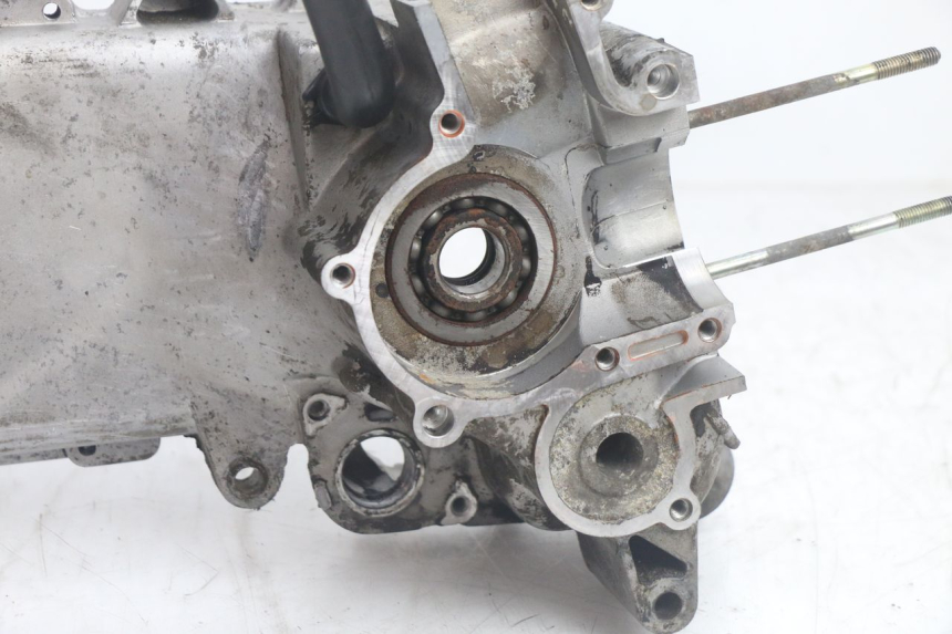 photo de LEFT ENGINE CRANKCASE PIAGGIO FLY 2T 50 (2004 - 2017) - Surface and material condition