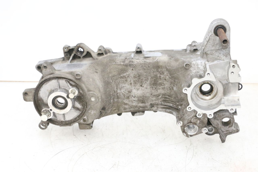 photo de LEFT ENGINE CRANKCASE PEUGEOT KISBEE 2T 50 (2010 - 2017) - Distinctive features