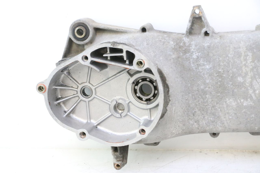 photo de LEFT ENGINE CRANKCASE PIAGGIO LIBERTY 50 (1998 - 2003) - Distinctive features