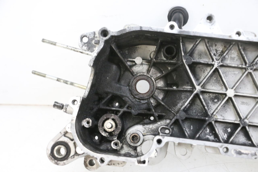 photo de LEFT ENGINE CRANKCASE PIAGGIO NEW TYPHOON 50 (2018 - 2021) - Additional view of the item