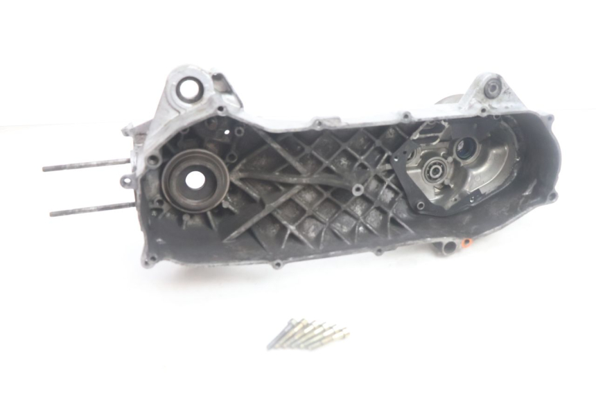 photo de LEFT ENGINE CRANKCASE MBK NITRO 50 (2004 - 2008) - Alternative perspective