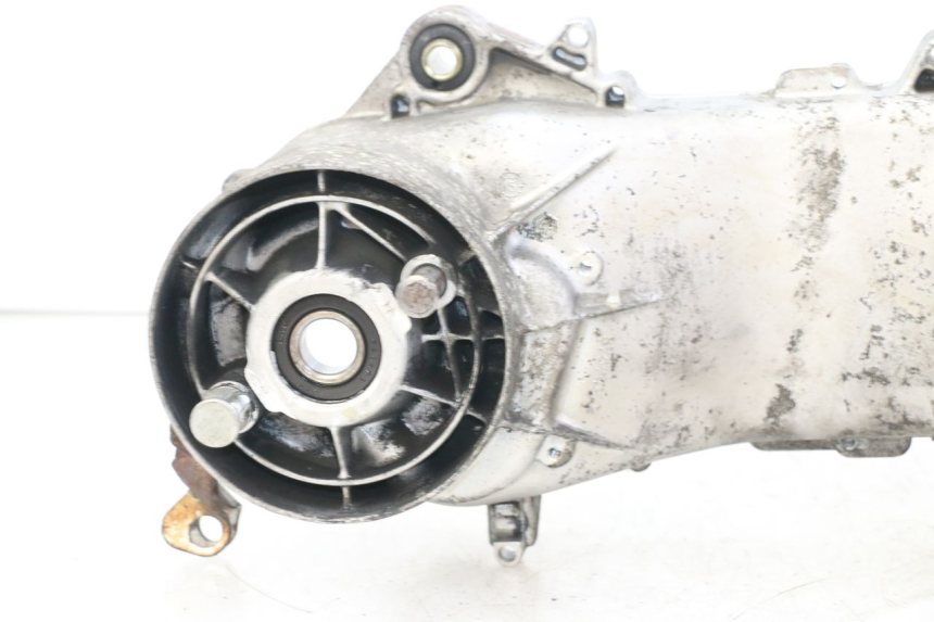 photo de LEFT ENGINE CRANKCASE PIAGGIO VESPA LX 2T 50 (2005 - 2013) - Alternative perspective