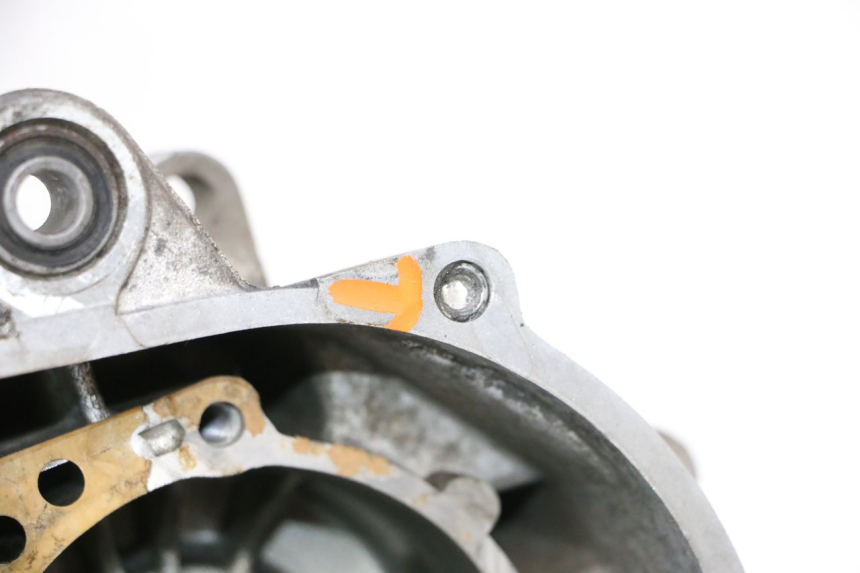 photo de LEFT ENGINE CRANKCASE PEUGEOT TREKKER 50 (1995 - 2004) - High-resolution close-up