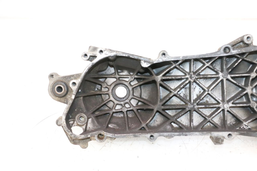 photo de LEFT ENGINE CRANKCASE PEUGEOT VIVACITY 50 (1998 - 2003) - Distinctive features