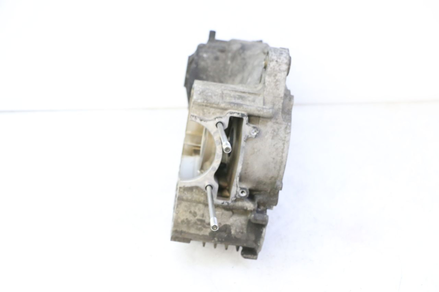 photo de LEFT ENGINE CRANKCASE YAMAHA X-MAX XMAX 125 (2010 - 2013) - Distinctive features