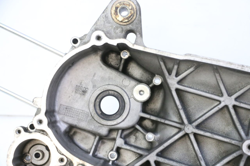 photo de LEFT ENGINE CRANKCASE YAMAHA X-MAX XMAX 125 (2010 - 2013) - High-resolution close-up