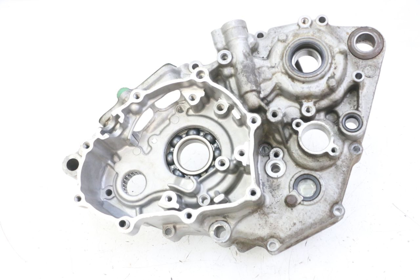 photo de LEFT ENGINE CRANKCASE YAMAHA YZ-F YZF 250 (2007 - 2013) - Main view