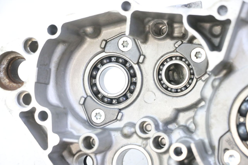 photo de LEFT ENGINE CRANKCASE YAMAHA YZ-F YZF 250 (2007 - 2013) - Supplementary product photo