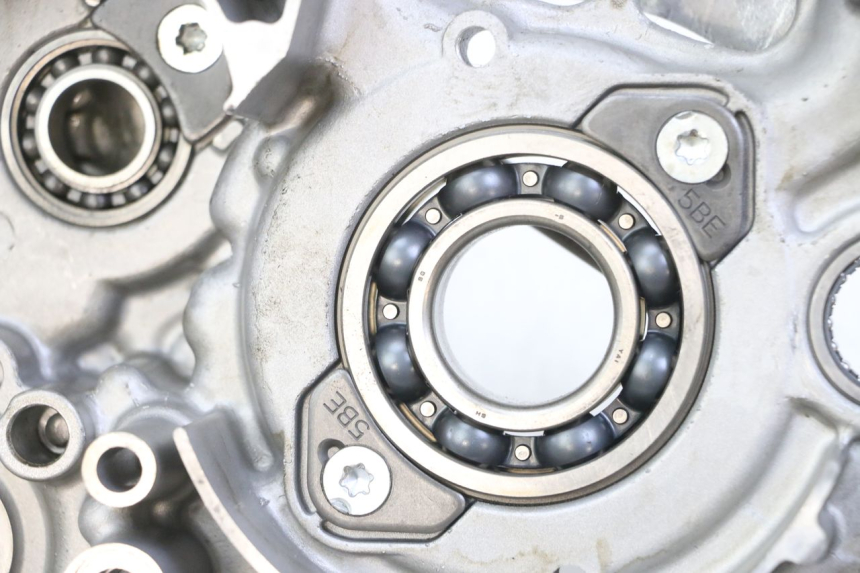 photo de LEFT ENGINE CRANKCASE YAMAHA YZ-F YZF 250 (2007 - 2013) - Detailed visual inspection