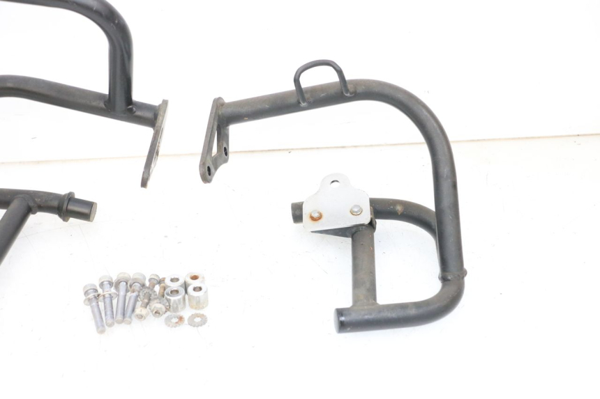 photo de ENGINE CYLINDER HEAD COVER YAMAHA FJR ABS 1300 (2006 - 2012) - Distinctive features