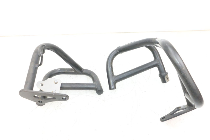 photo de ENGINE CYLINDER HEAD COVER YAMAHA FJR ABS 1300 (2006 - 2012) - Alternative perspective