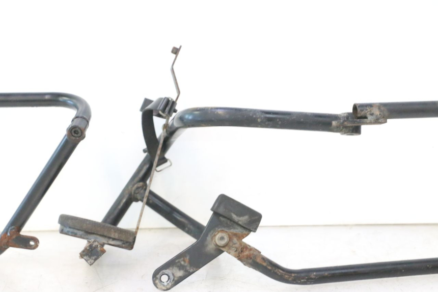photo de CYLINDER CRASH PROTECTOR YAMAHA TDM ABS 900 (2002 - 2014) - Focus on structure