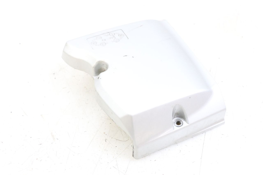 photo de SPROCKET COVER SUZUKI GZ MARAUDER 125 (1998 - 2004) - Alternative perspective