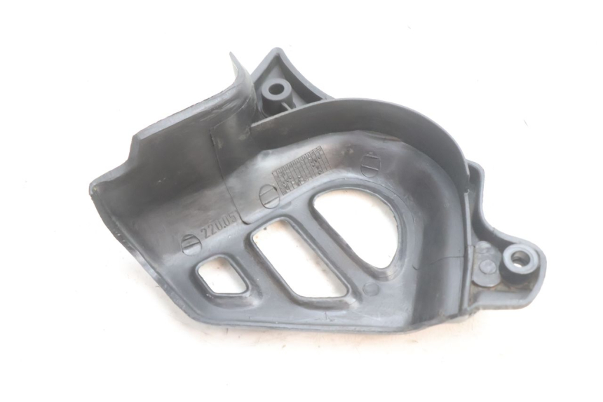 photo de SPROCKET COVER RIEJU MRT PRO SUPERMOTARD 50 (2007 - 2018) - Alternative perspective