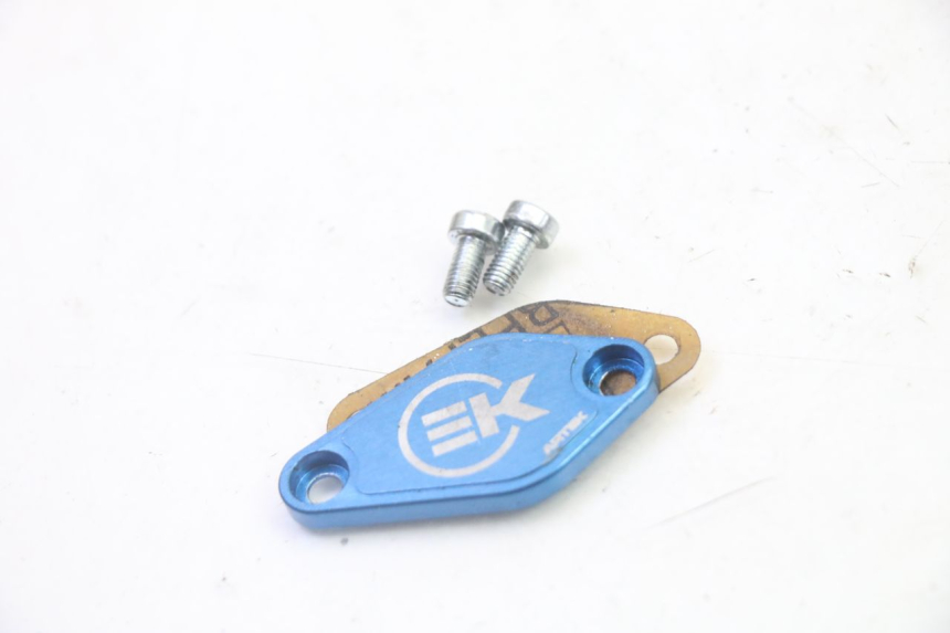 photo de OIL PUMP COVER DERBI SENDA SM DRD 50 (2008 - 2013) - Main view