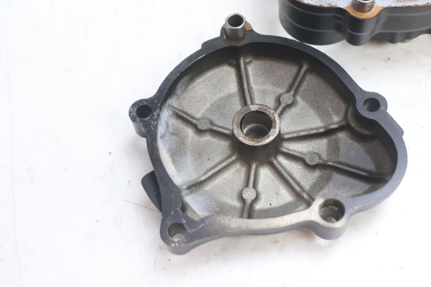 photo de STARTER CLUTCH COVER SUZUKI GSR 600 (2005 - 2012) - Surface and material condition