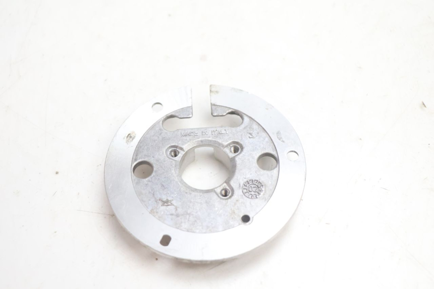 photo de STATOR COVER HM HONDA CRM DERAPAGE RR 50 (2006 - 2017) - Zoom on usage condition