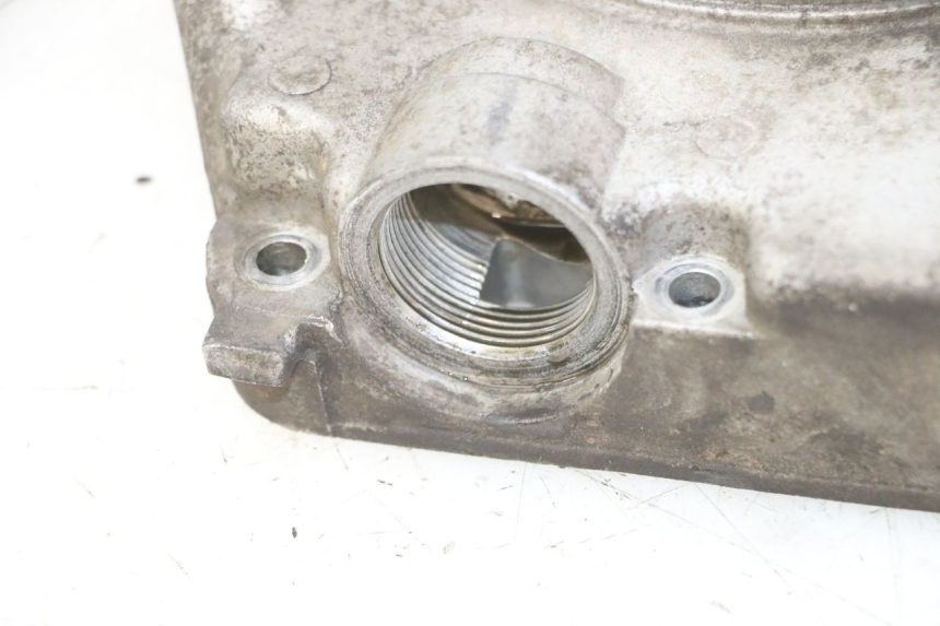 photo de STATOR COVER PEUGEOT KISBEE 4T 50 (2010 - 2017) - Zoom on usage condition